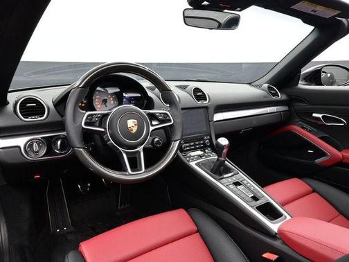 2025 Porsche 718 Boxster S