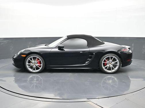 2025 Porsche 718 Boxster S