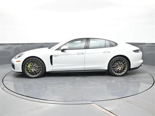 2023 Porsche Panamera 4