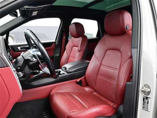 2022 Porsche Cayenne Platinum Edition