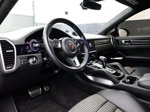 2023 Porsche Cayenne Turbo