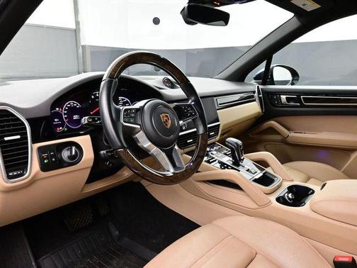 2023 Porsche Cayenne Platinum Edition