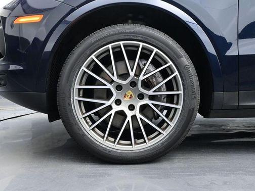 2023 Porsche Cayenne Platinum Edition