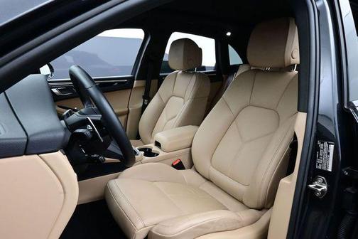 Volcano Grey Metallic 2025 Porsche Macan Macan