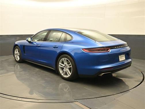 2017 Porsche Panamera 4
