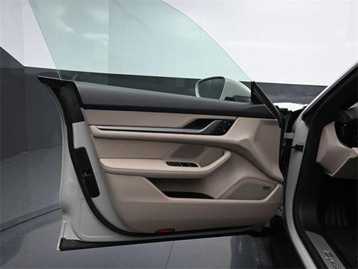 2025 Porsche Taycan 4