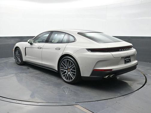2026 Porsche Panamera 