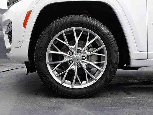 2023 Jeep Grand Cherokee Summit