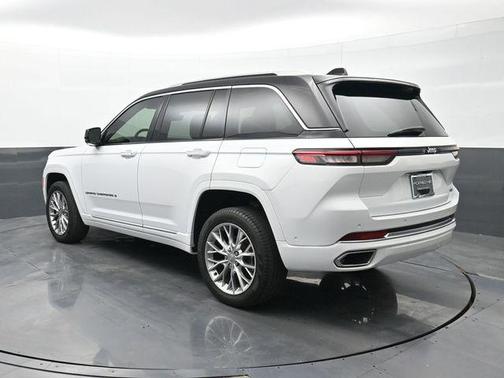 2023 Jeep Grand Cherokee Summit