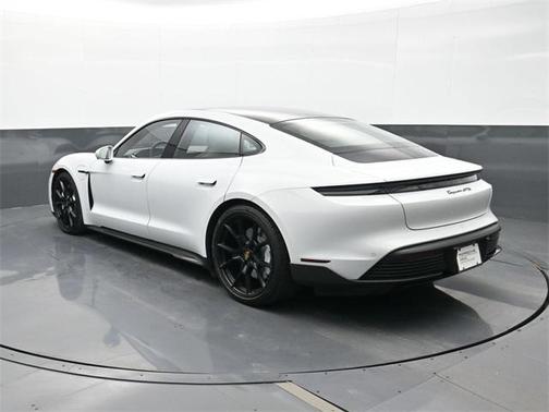 2022 Porsche Taycan GTS