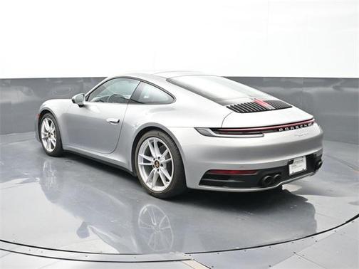 2022 Porsche 911 Carrera