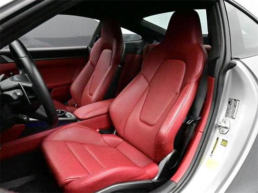 2022 Porsche 911 Carrera