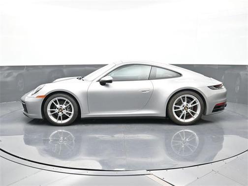 2022 Porsche 911 Carrera