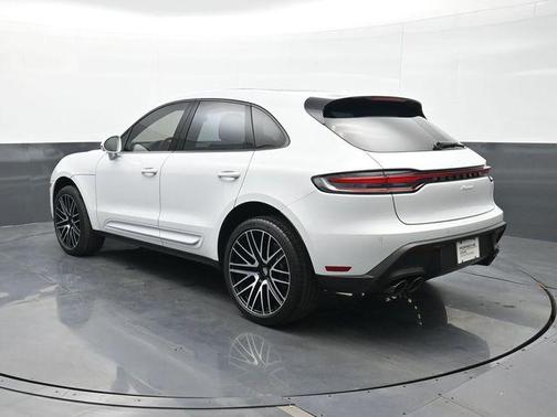 Carrara White Metallic 2025 Porsche Macan Macan