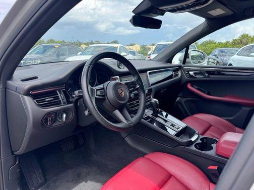Chalk 2024 Porsche Macan Macan