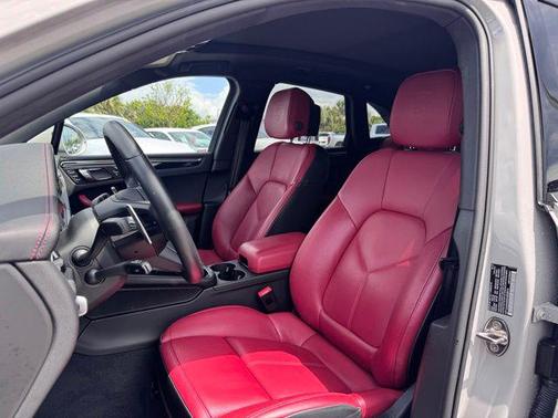 Chalk 2024 Porsche Macan Macan