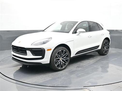 2022 Porsche Macan Base (PDK)