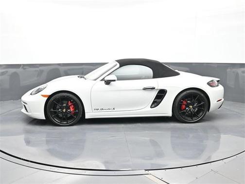 2023 Porsche 718 Boxster S
