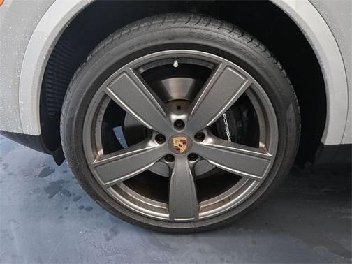 2023 Porsche Cayenne S