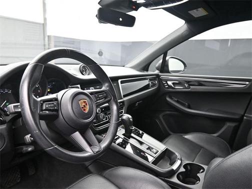 2023 Porsche Macan Base