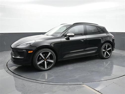 2023 Porsche Macan Base