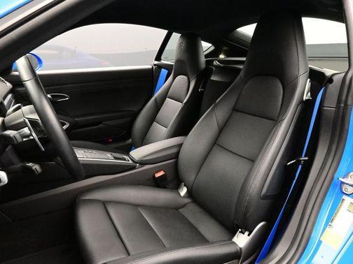 2025 Porsche 718 Cayman 