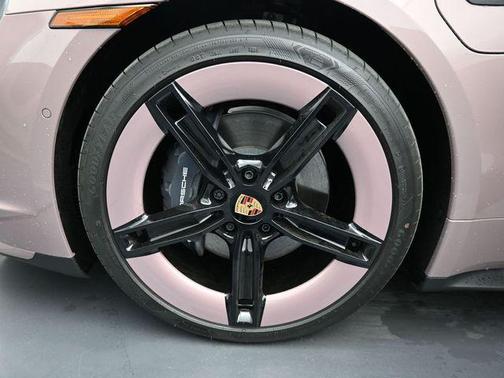 Frozen Berry Metallic 2025 Porsche Taycan