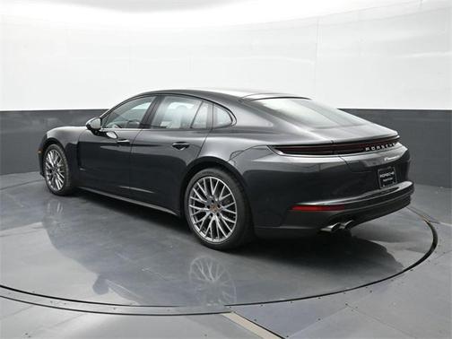2026 Porsche Panamera 4