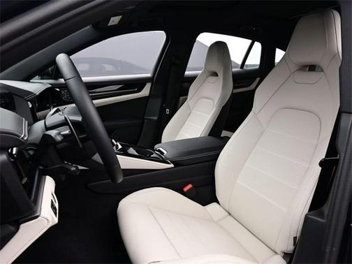 2026 Porsche Panamera 4