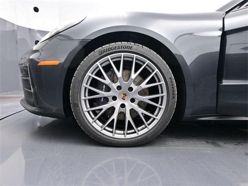 2026 Porsche Panamera 4