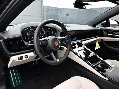 2026 Porsche Panamera 4