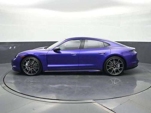 Sky 2026 Porsche Taycan Black Edition