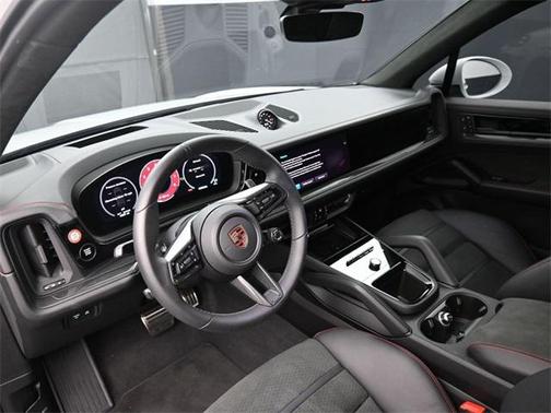 2025 Porsche Cayenne GTS