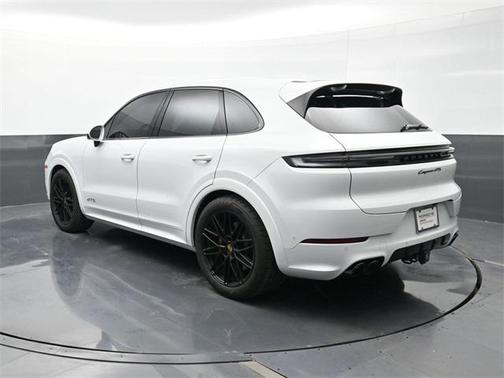 2025 Porsche Cayenne GTS