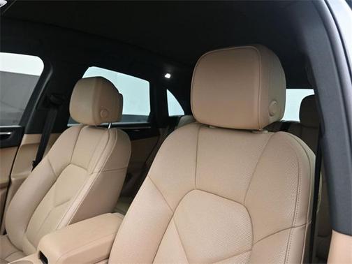 2021 Porsche Macan Base