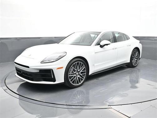2025 Porsche Panamera 4