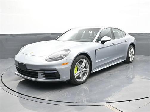 Dolomite Silver Metallic 2019 Porsche Panamera 4