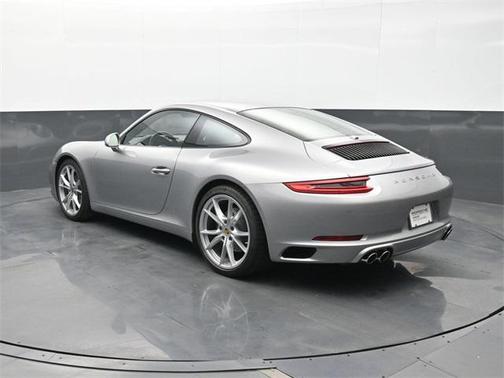 2019 Porsche 911 Carrera