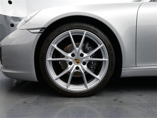 2019 Porsche 911 Carrera