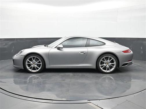2019 Porsche 911 Carrera