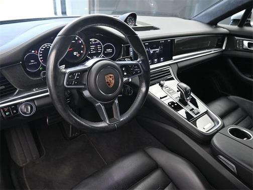 2017 Porsche Panamera Turbo