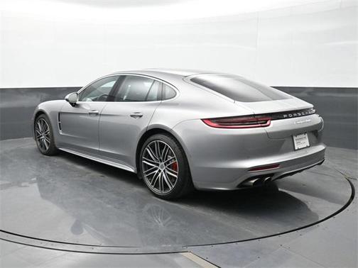 2017 Porsche Panamera Turbo