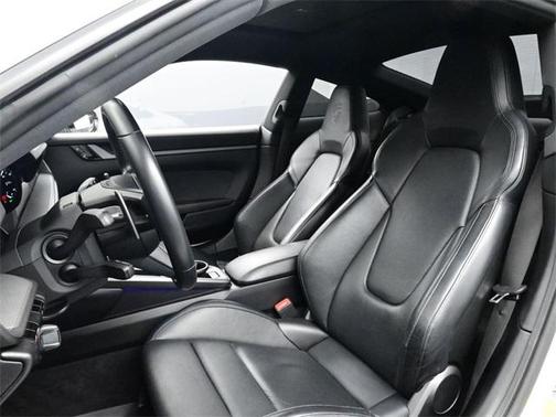 2021 Porsche 911 Carrera