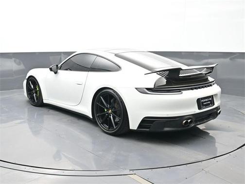 2021 Porsche 911 Carrera