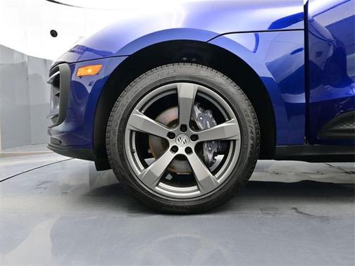 2025 Porsche Macan T