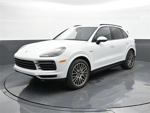2023 Porsche Cayenne Platinum Edition