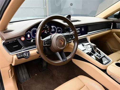 2022 Porsche Panamera 4 Platinum Edition