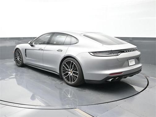 2022 Porsche Panamera 4 Platinum Edition