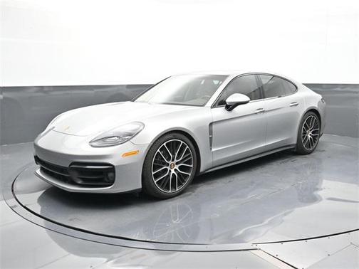 2022 Porsche Panamera 4 Platinum Edition