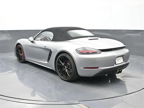 2022 Porsche 718 Boxster S